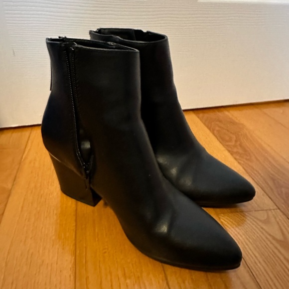 SOLD Call it spring black boots - Picture 8 of 8